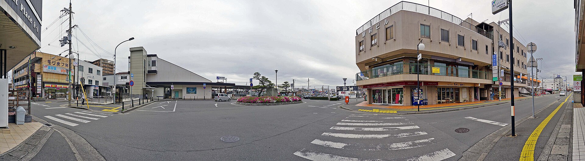 JR宝殿駅前のロータリー